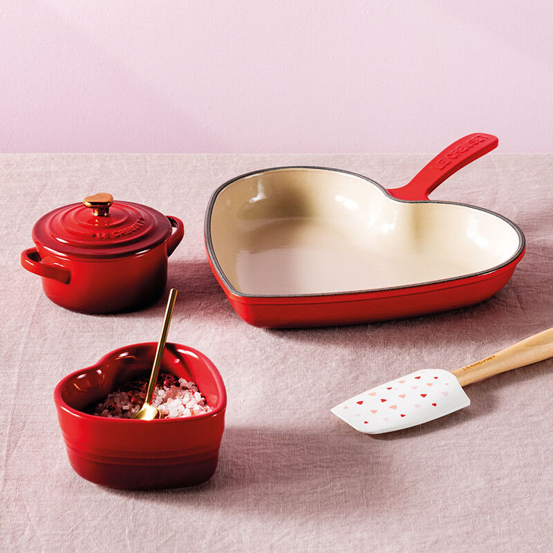 LE CREUSET ハート型スキレット 新品】ルクルーゼ ハートスキレット ダムール レッド フライパン 海外